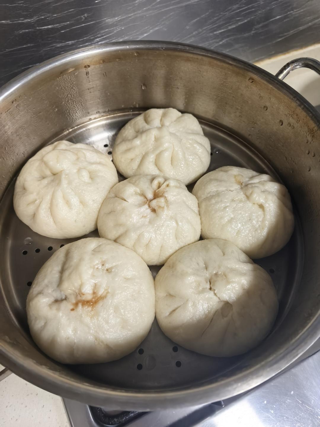 鲜美多汁的洋葱牛肉包子