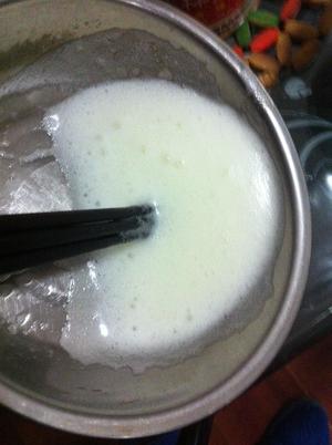 松软香润的牛奶蛋糕的做法 步骤2