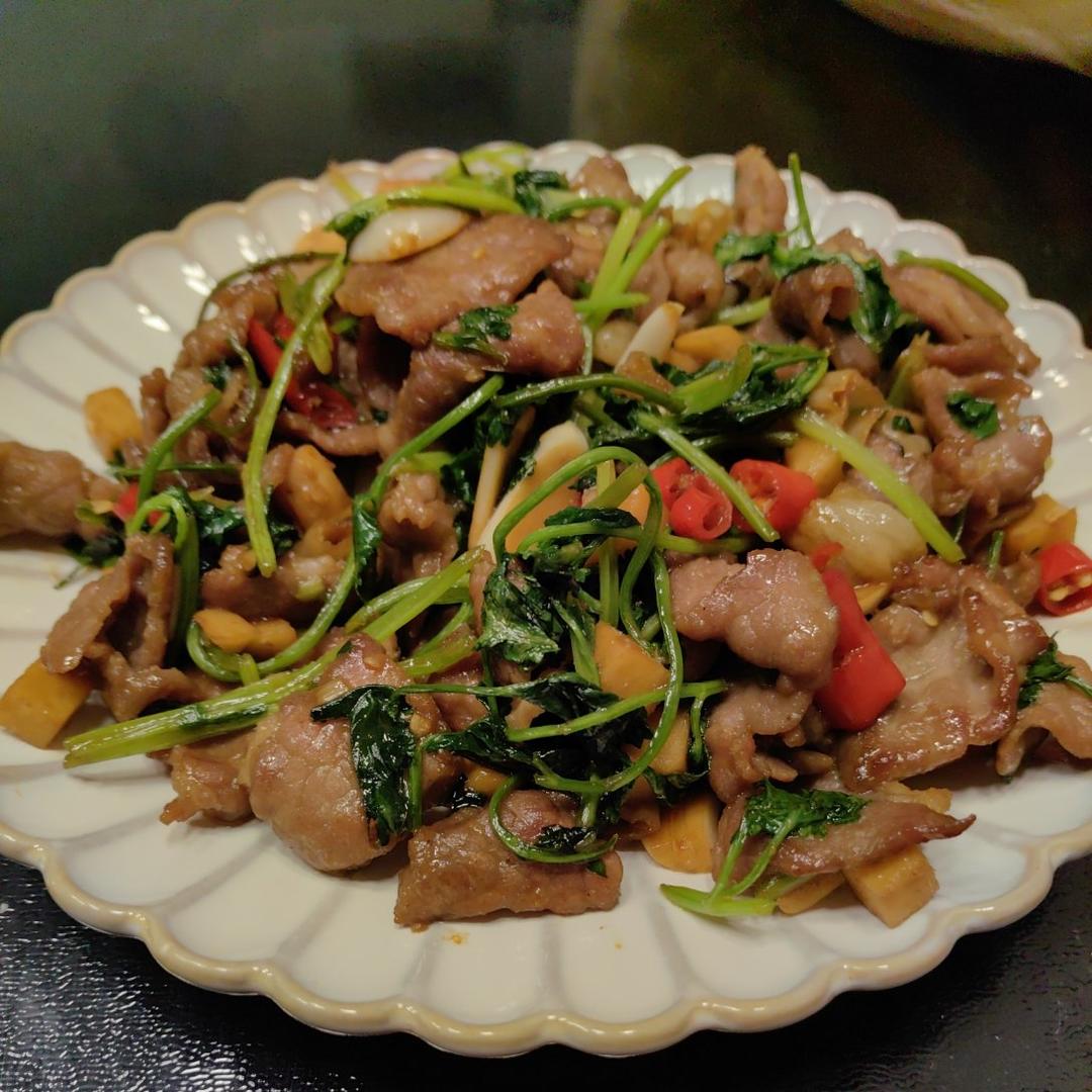 小炒黄牛肉，肉嫩味香！太好吃了简直是米饭杀手！