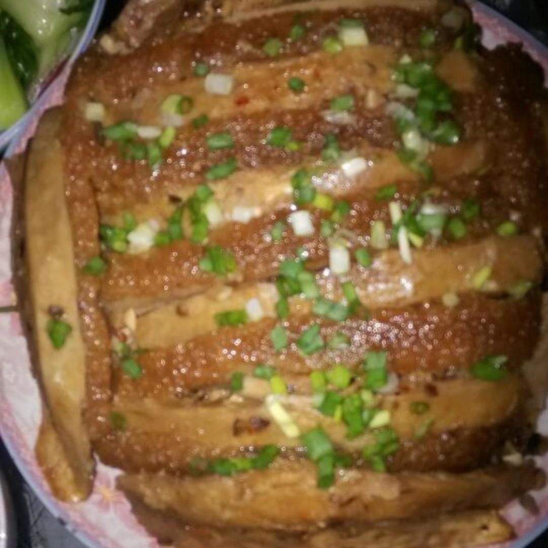 芋头扣肉的做法