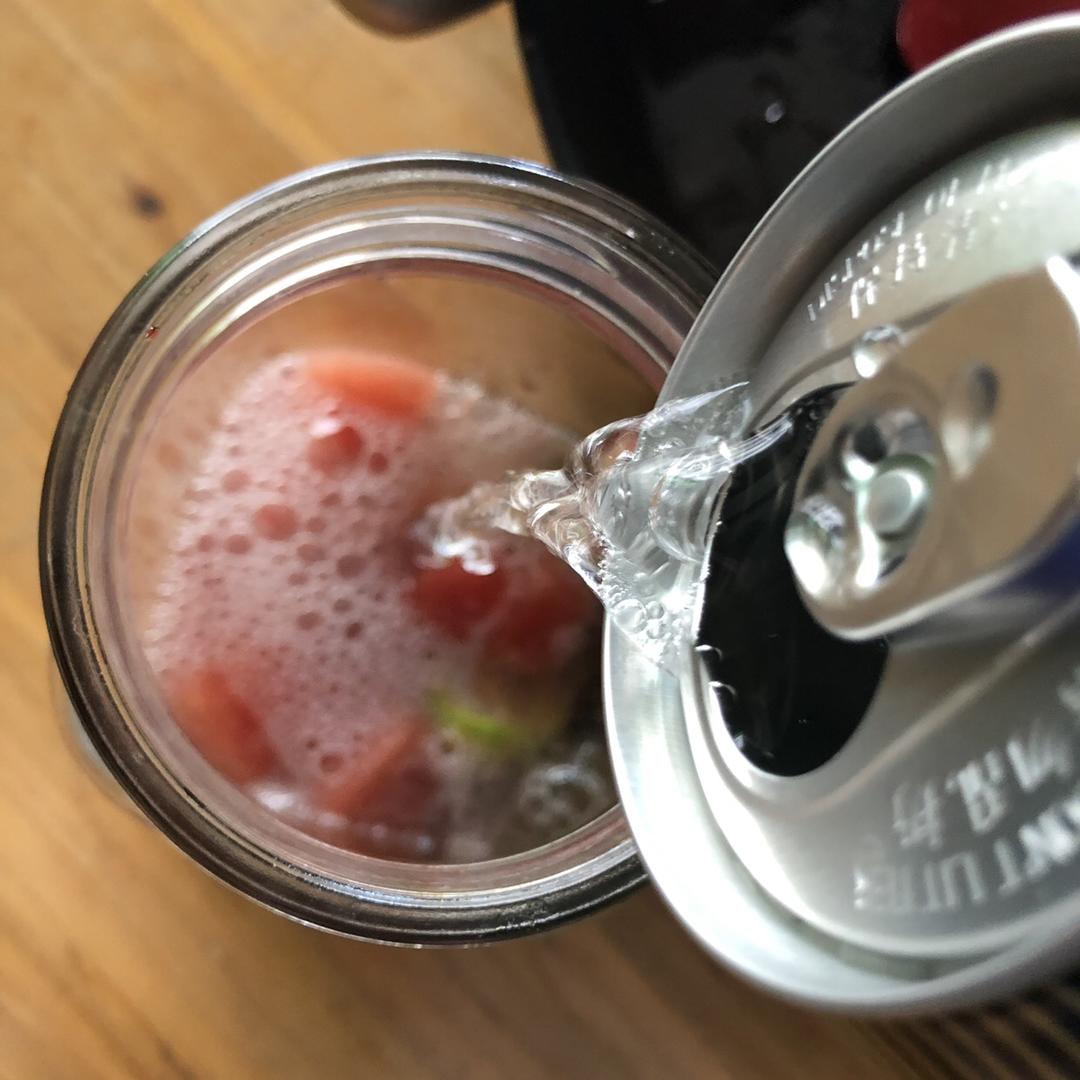 草莓酱版夏日冷饮的做法