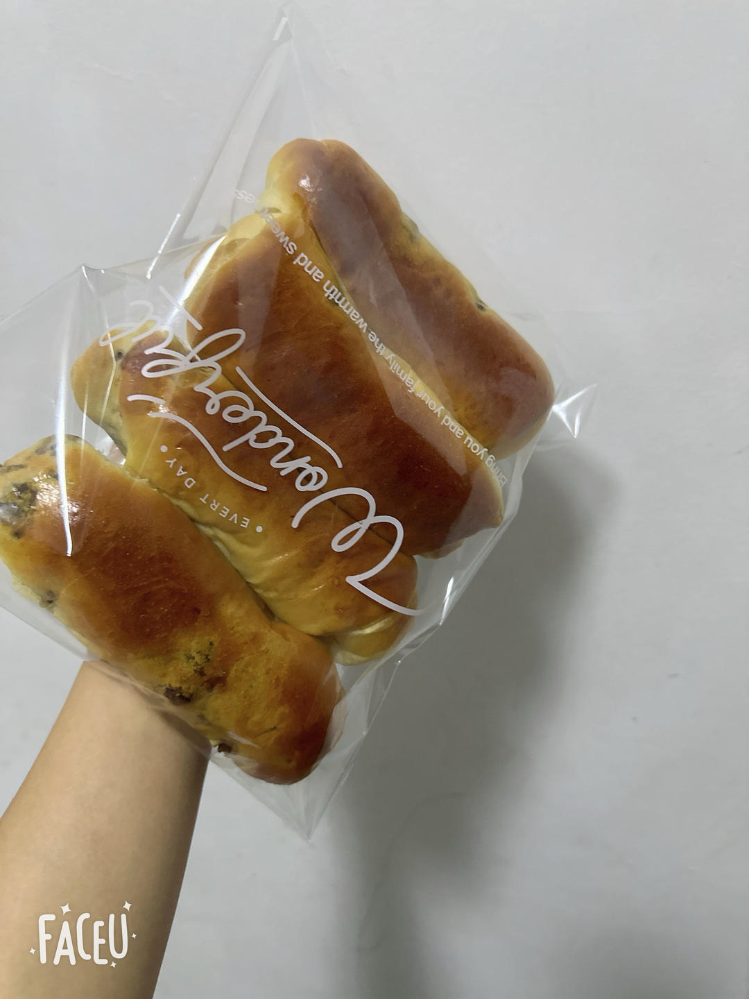 羽毛般柔软拉丝 | 奶呼呼的牛奶云朵小餐包
