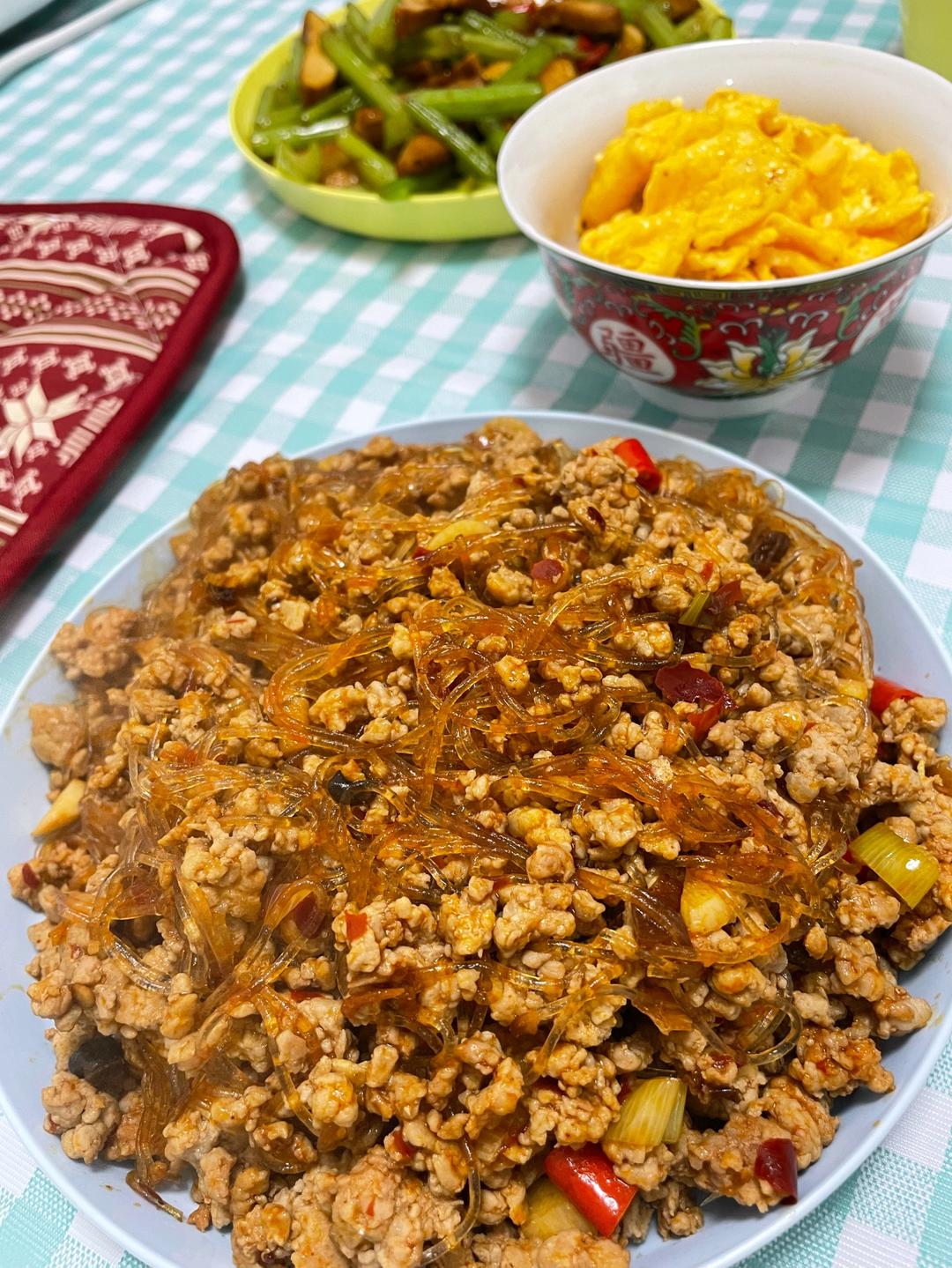 肉末粉丝煲（蚂蚁上树，干捞粉丝煲）