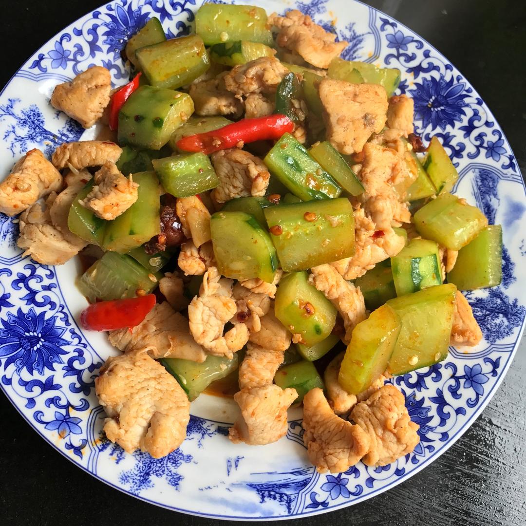 香辣黄瓜炒鸡胸肉