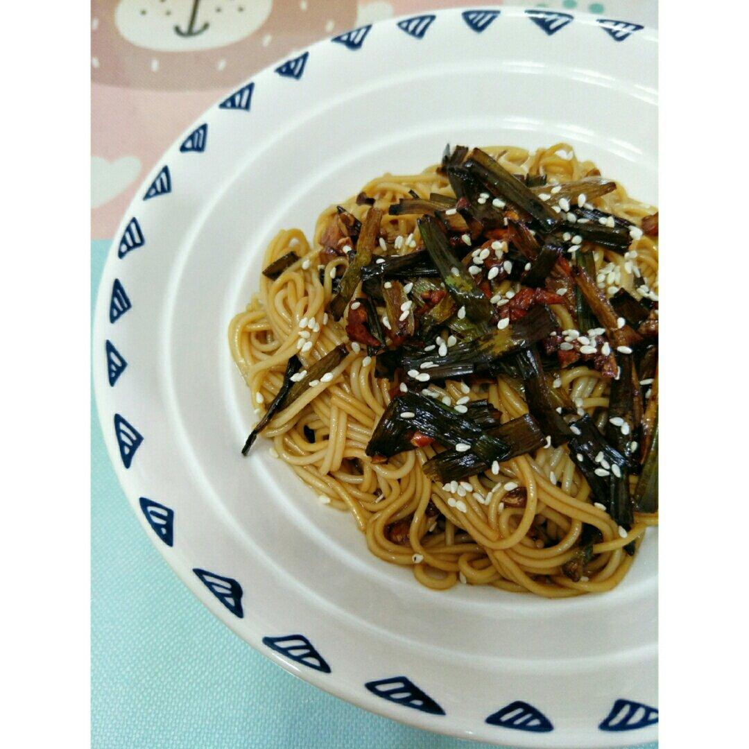 10分钟搞定的一碗葱油拌面