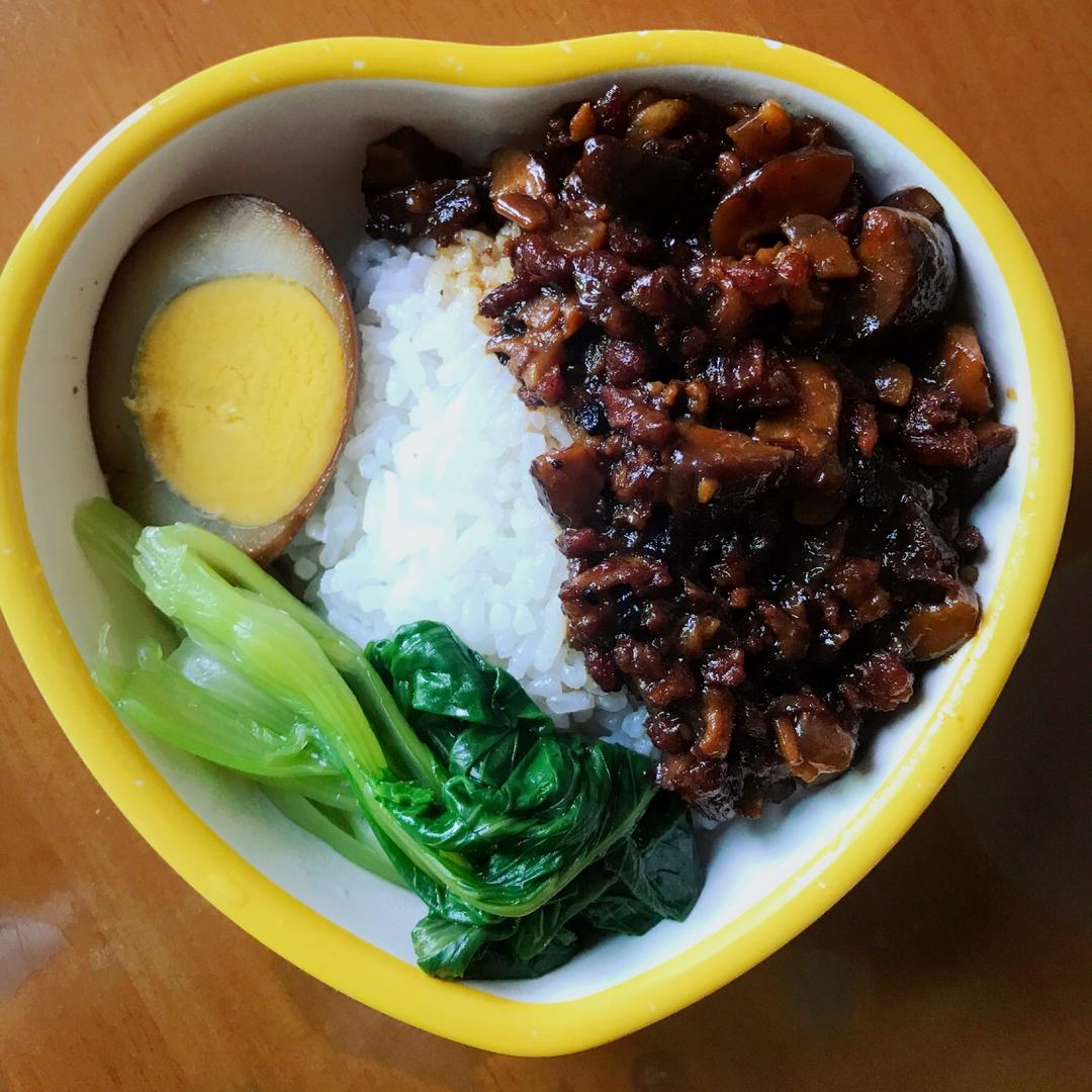 洋葱酥卤肉饭