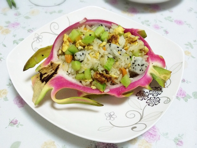 清爽火龙果炒饭