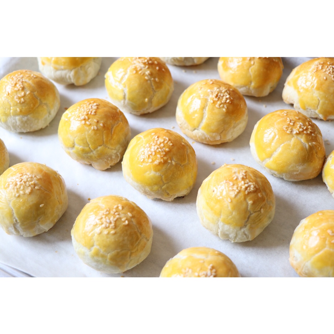 蛋黄酥~紫薯、抹茶、原味~花好月圆，中秋快乐~内附一次做六色蛋黄酥方法~