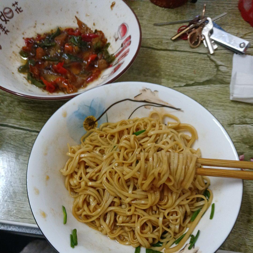葱油拌面（快手简单，美味无敌）