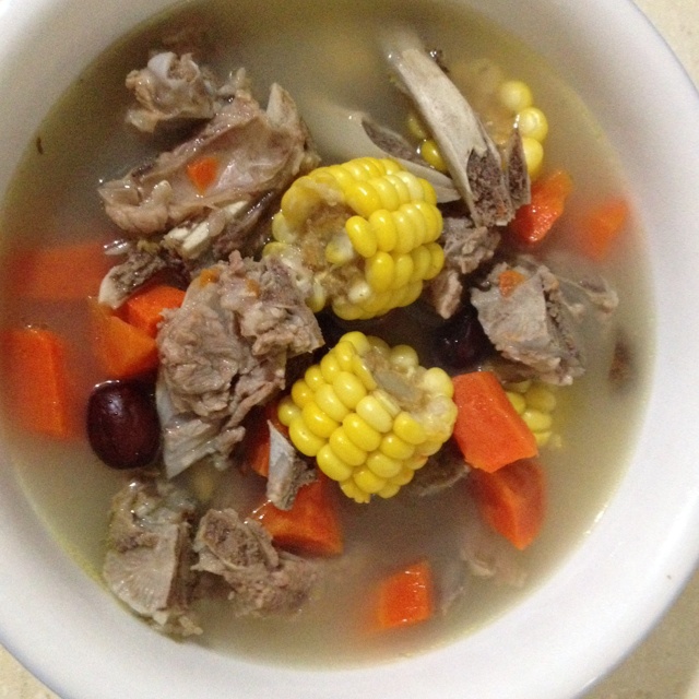 べ_思念做的胡萝卜玉米排骨汤