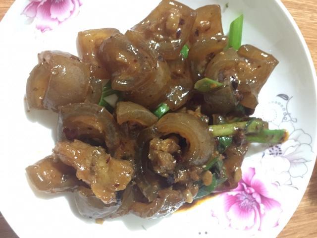 闷烧牛皮的做法