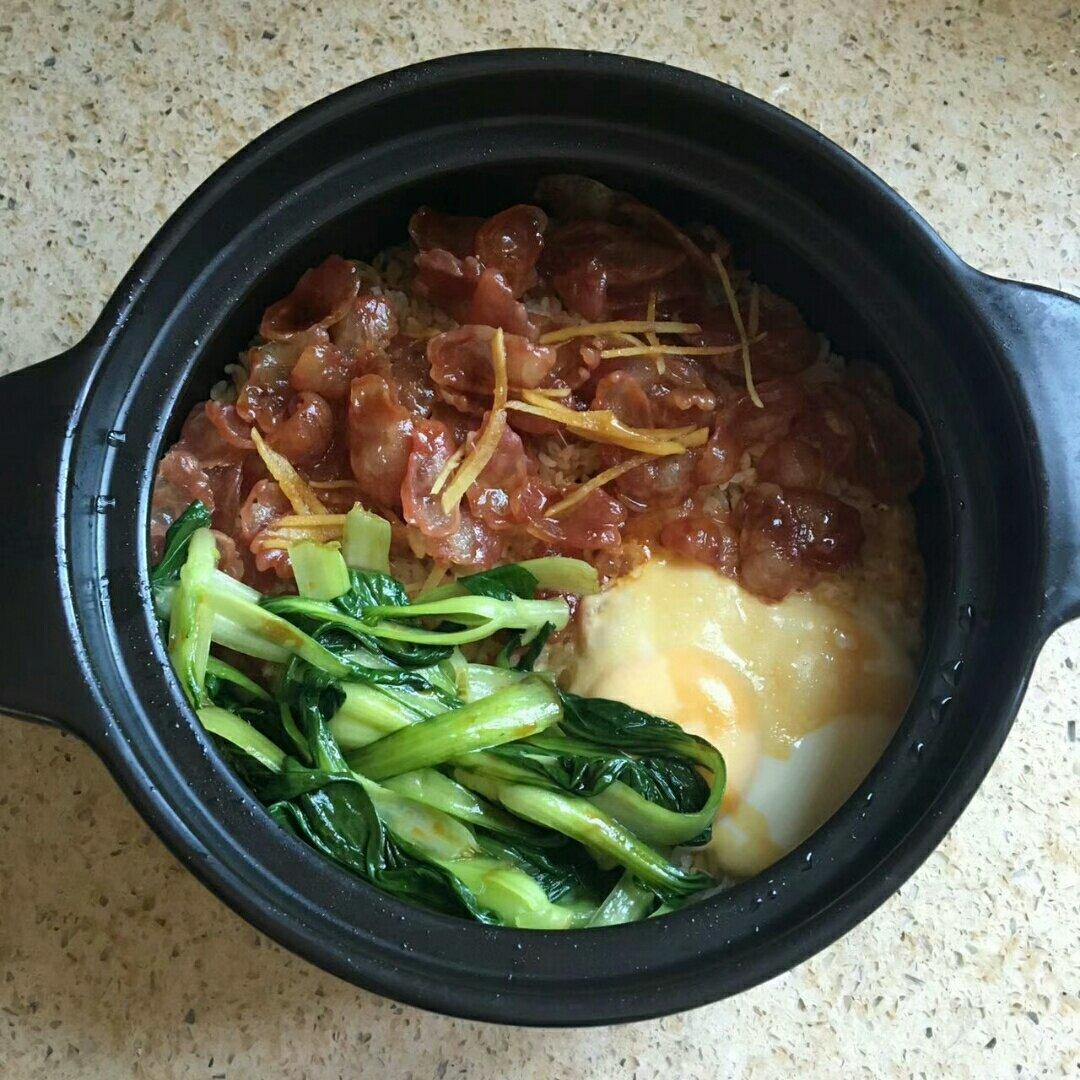 广式腊味煲仔饭