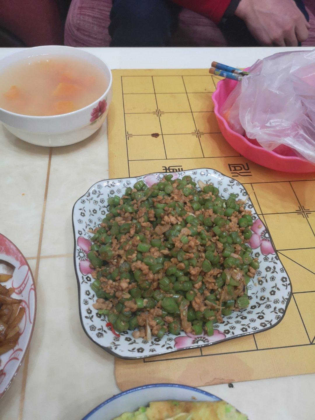 肉沫豆角下饭菜