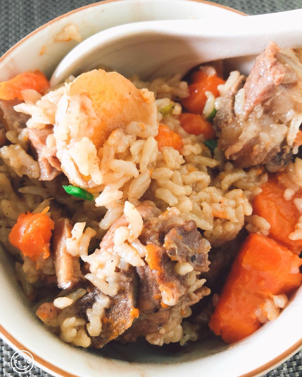 喷香排骨焖饭（爆好吃）