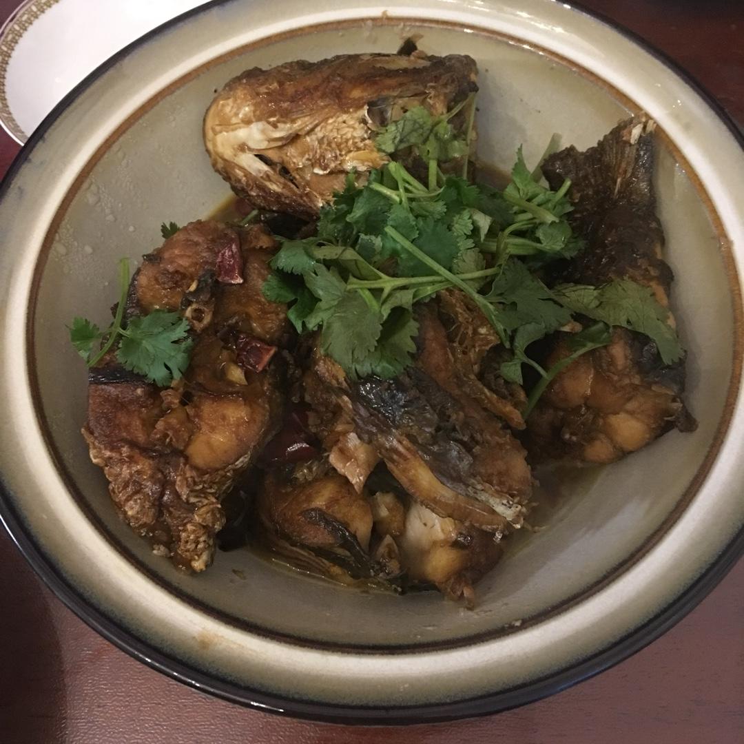 婷婷爱西红柿做的红烧草鱼段