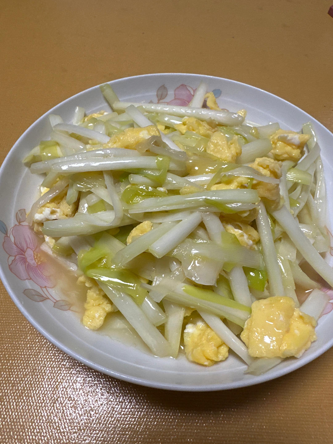 整个简单的韭黄炒蛋（手把手教学）