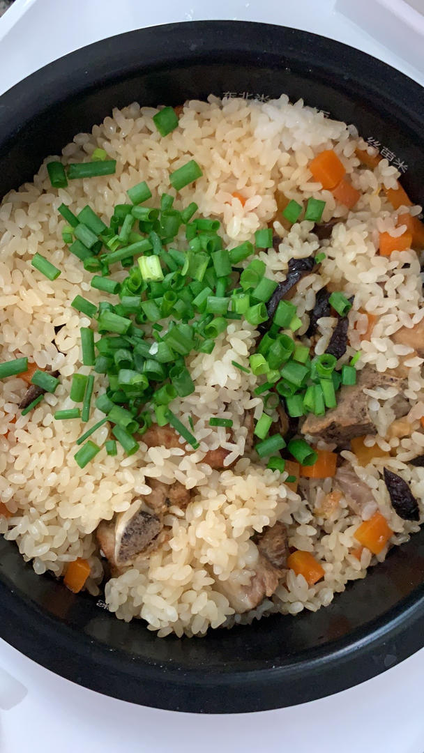 喷香排骨焖饭（爆好吃）