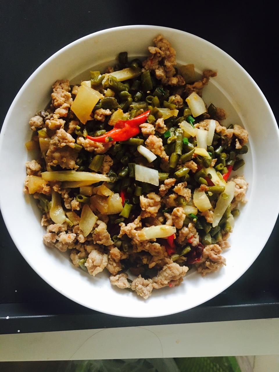 酸豆角炒肉末