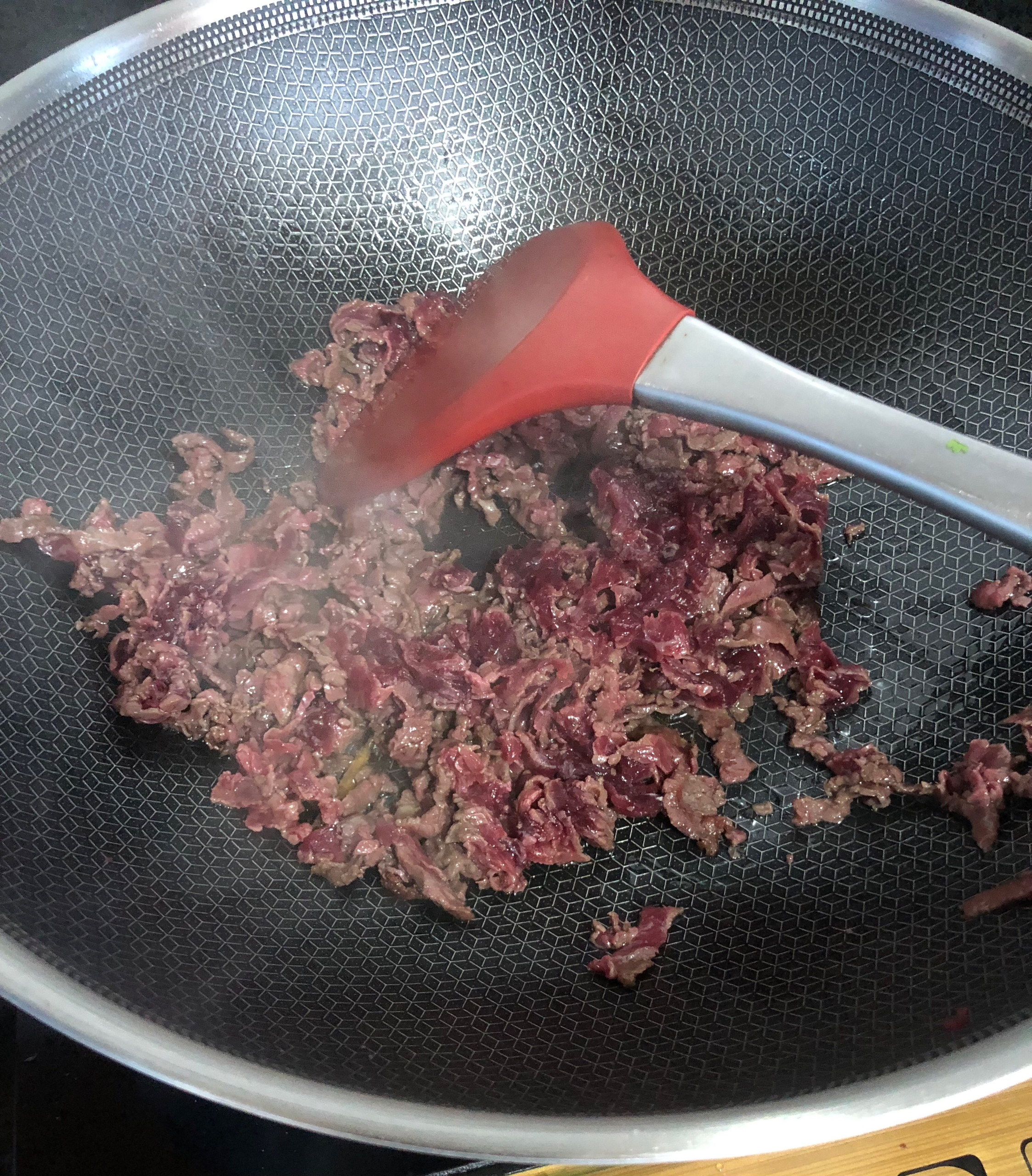 补气开胃的香菜牛肉丝的做法 步骤2
