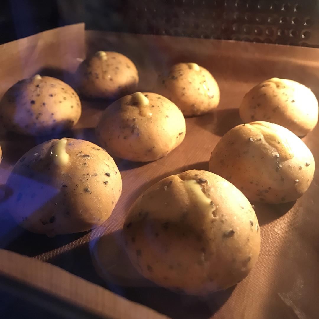 红薯黑芝麻面包球