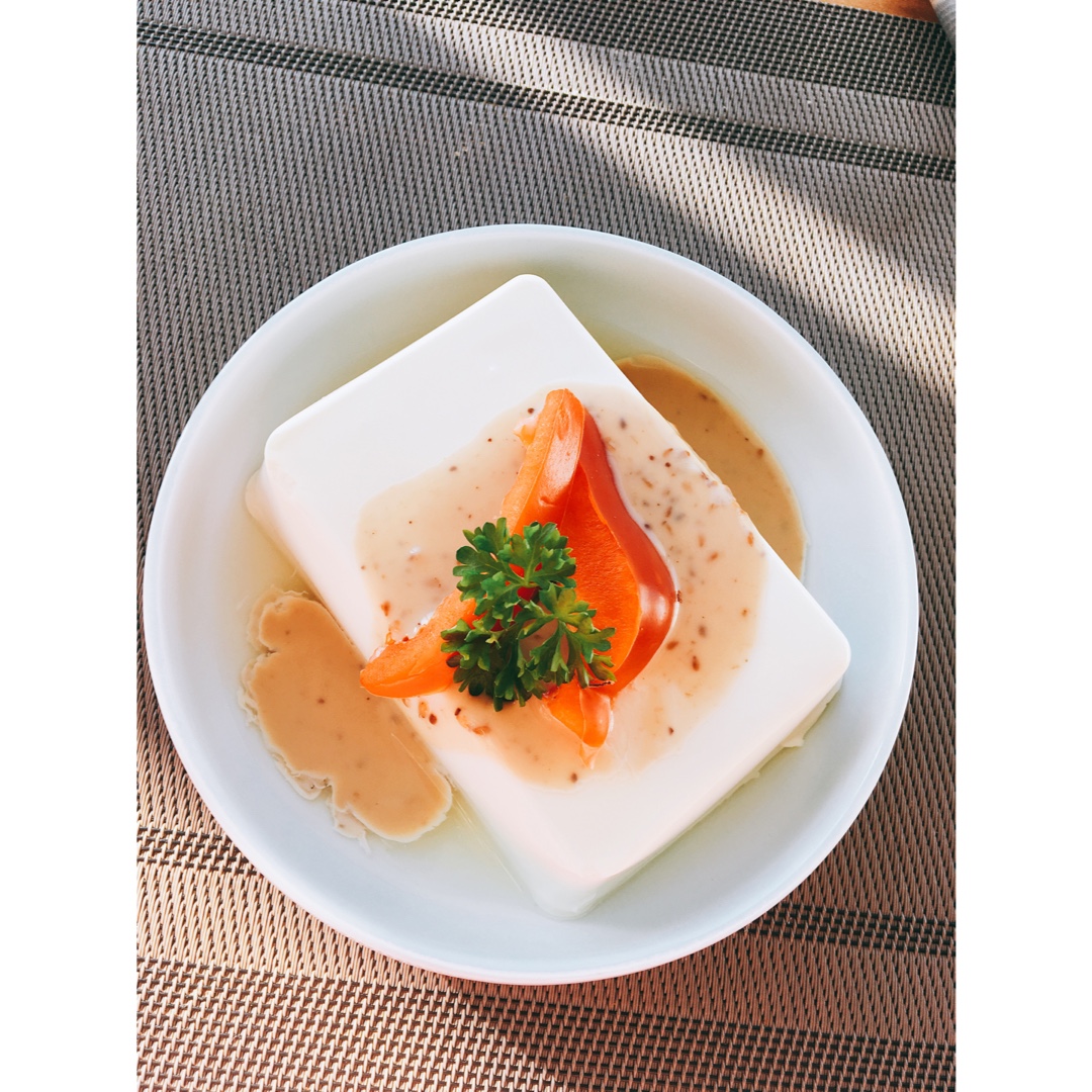 日式焙煎芝麻豆腐沙拉