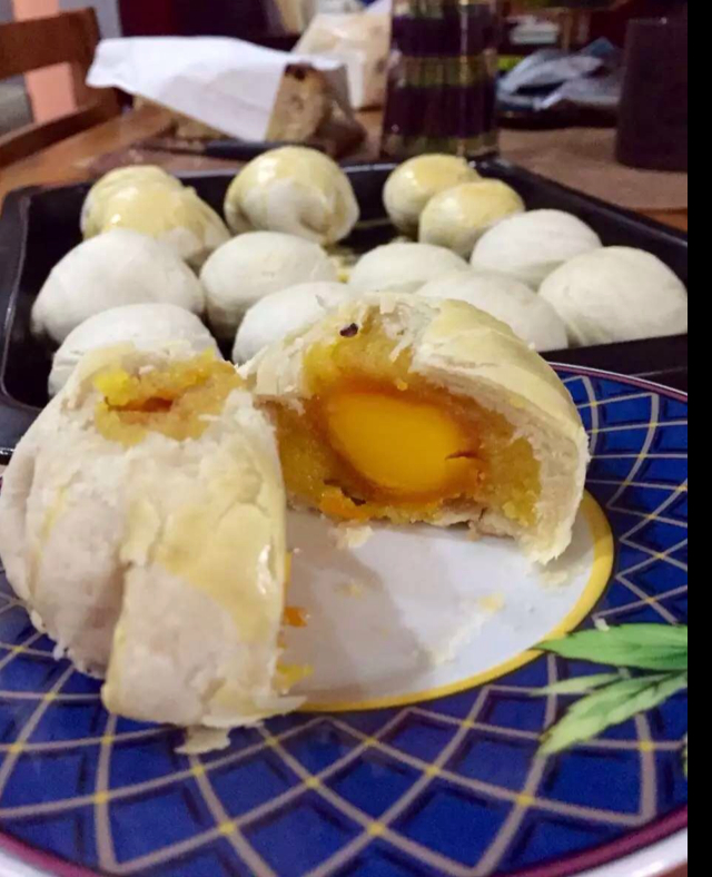 蛋黄酥：抹茶酥：（奶黄味）
