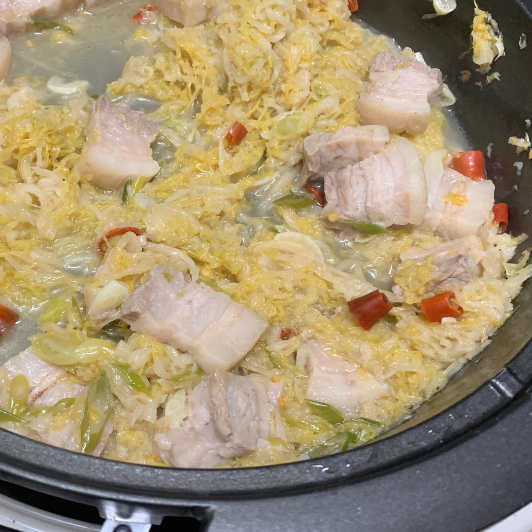 五花肉炖酸菜