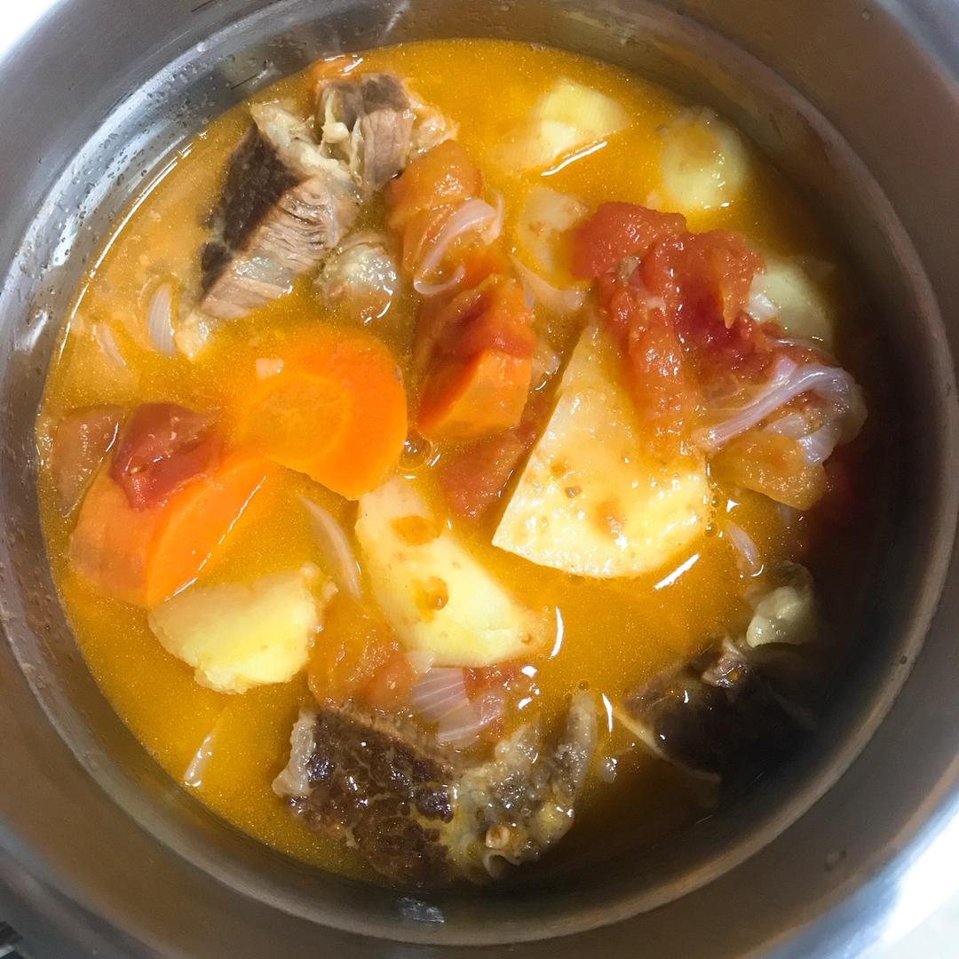 【番茄土豆炖牛腩】
