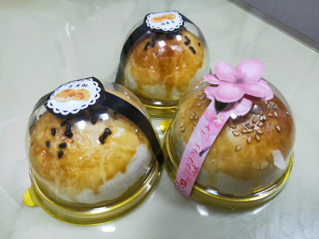 排四个小时队也买不到的鲜肉月饼，秘诀是放麻油！