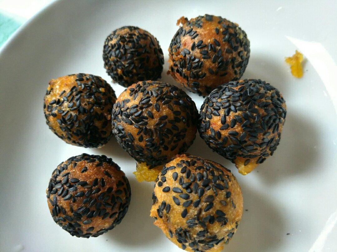 黄金球之一（南瓜芝麻球）