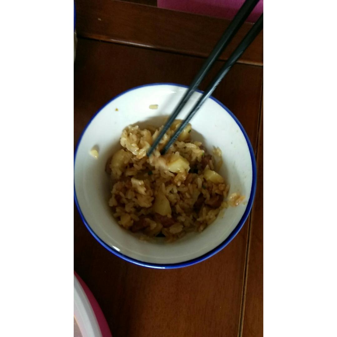 香肠土豆闷饭