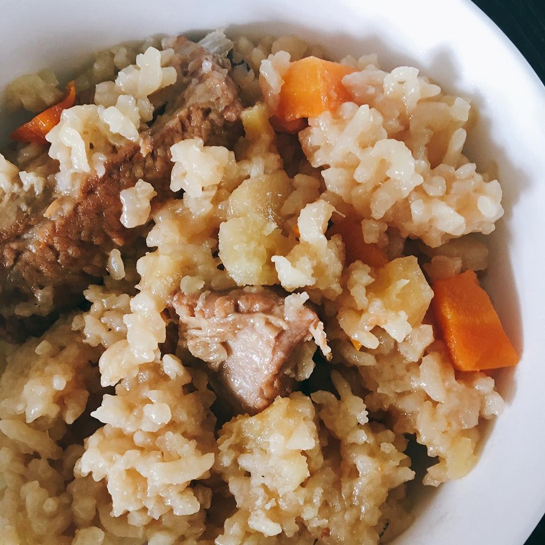 喷香排骨焖饭（爆好吃）
