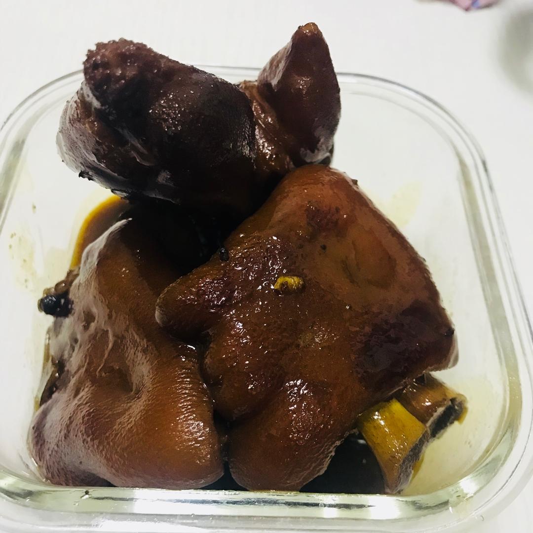 酱香卤猪蹄