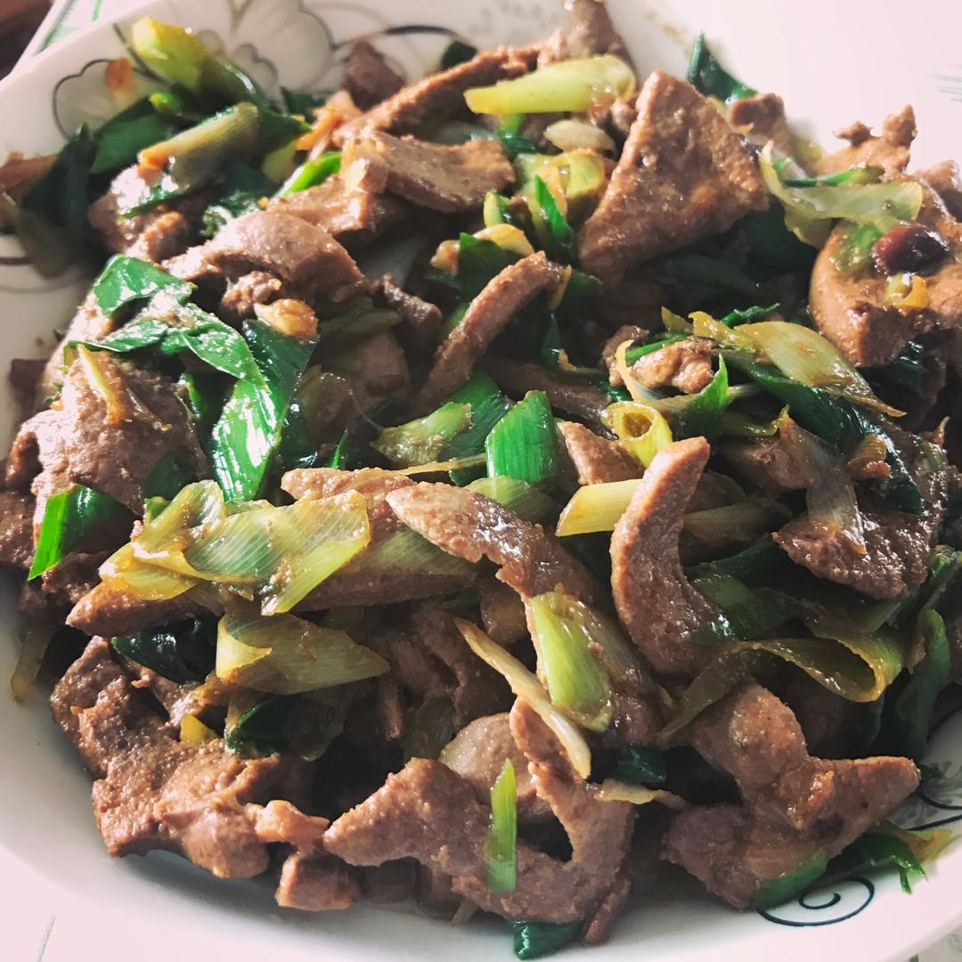 轶学长做的大蒜炒猪肝