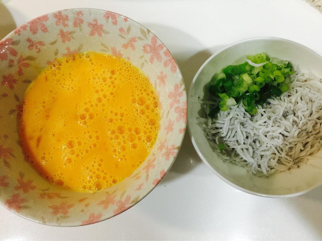 吻仔鱼炒蛋的做法步骤图 吻仔鱼炒蛋怎么做好吃 Funli 下厨房