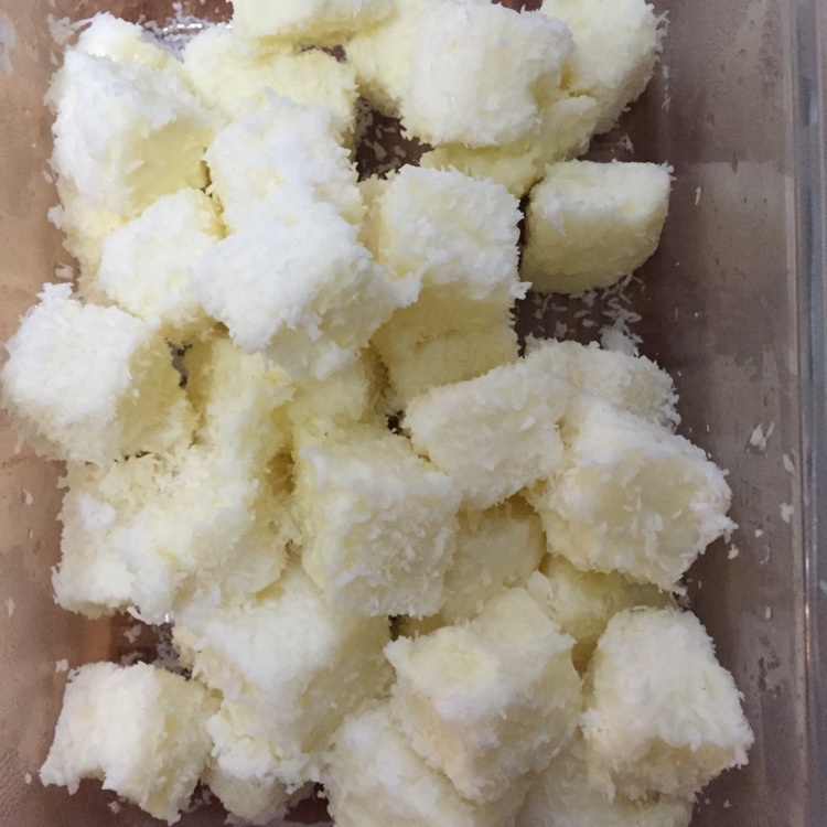 完胜85度C牛奶椰丝小方