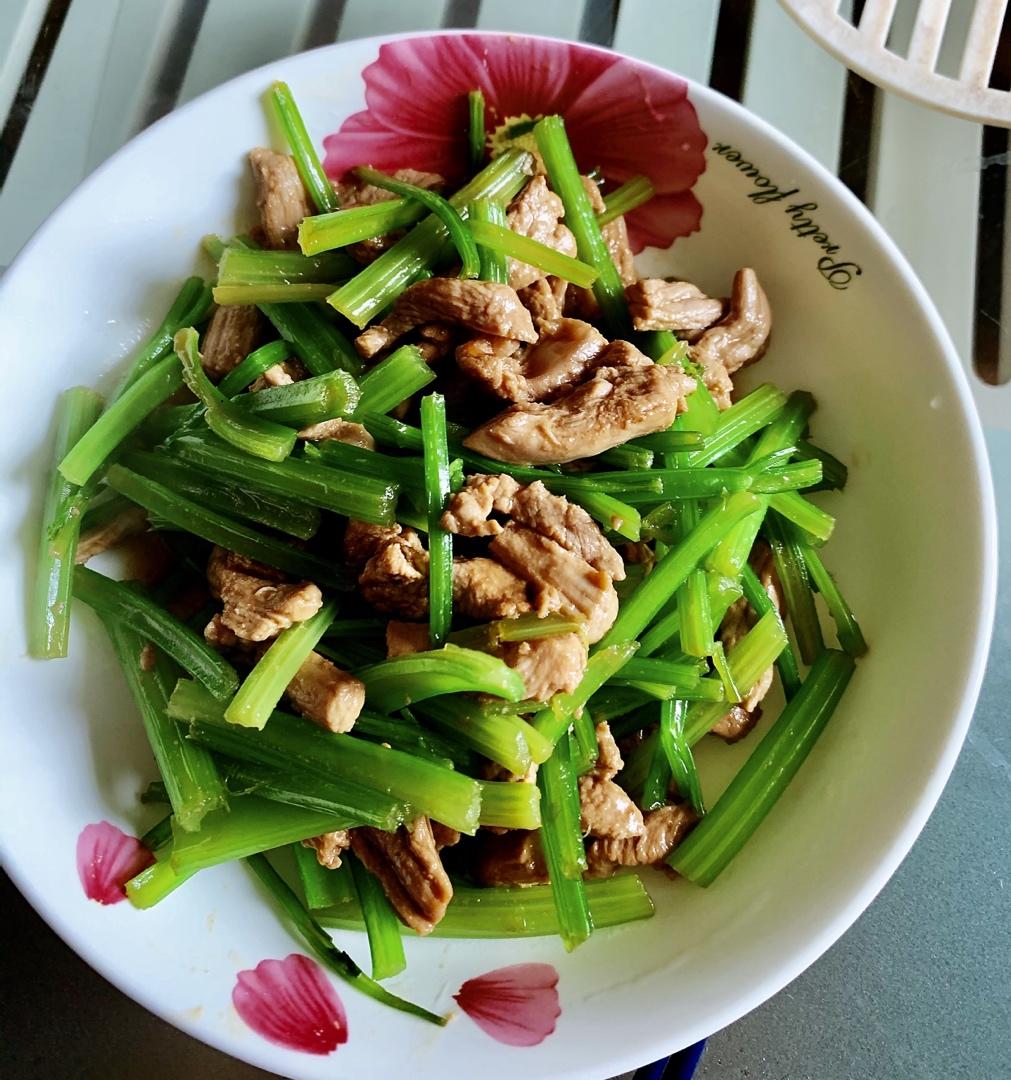 芹菜豆芽炒肉丝