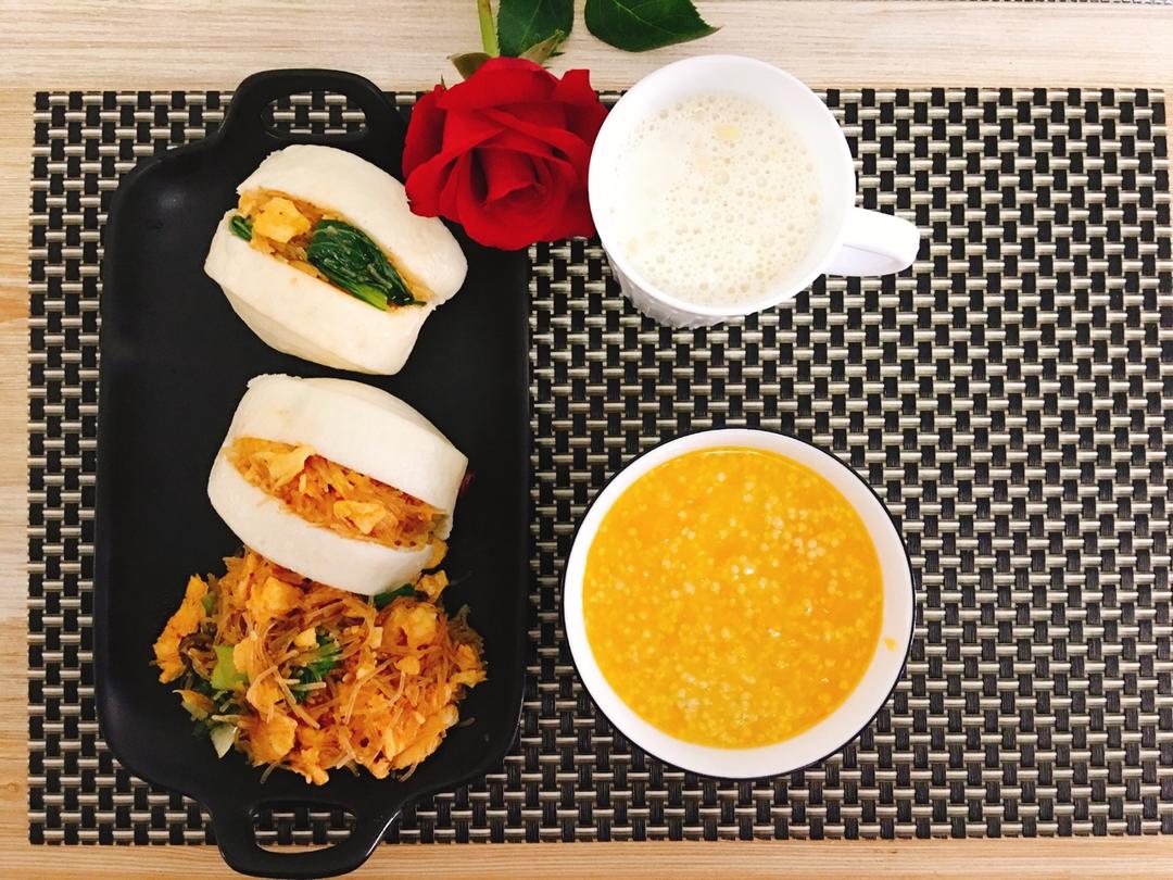 南瓜小米粥(人见人爱版)