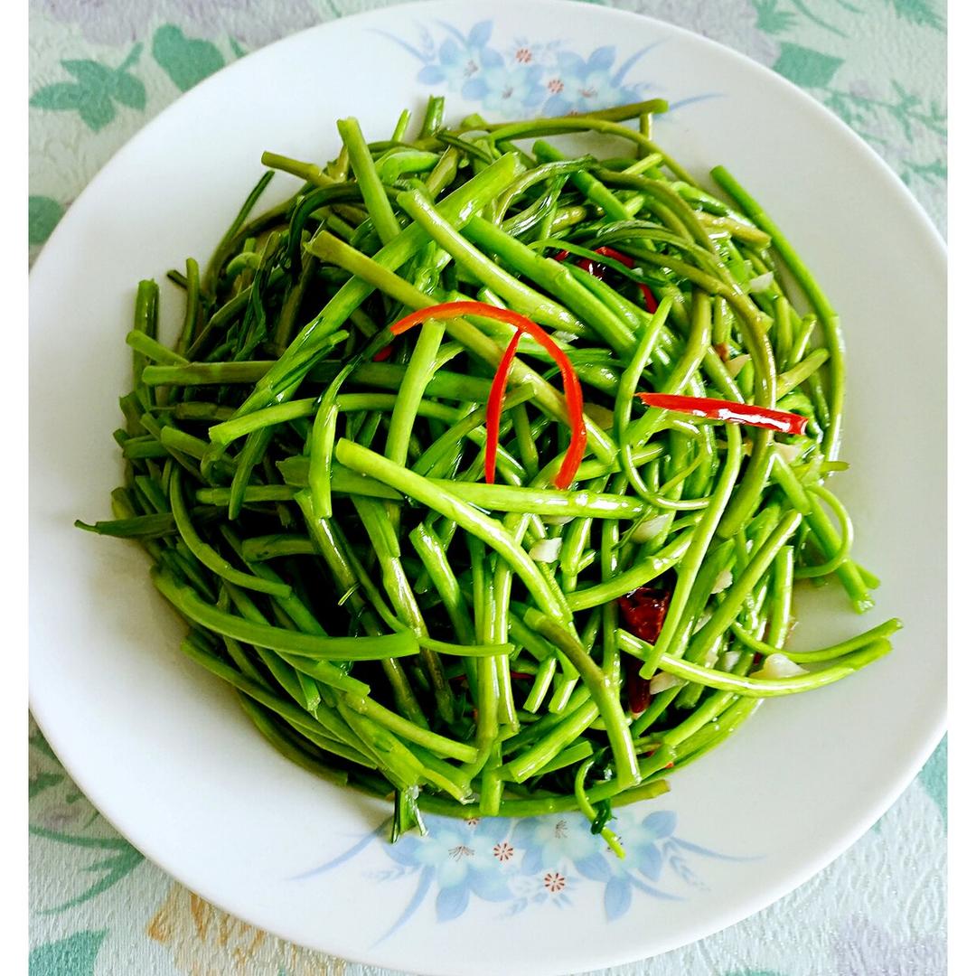 612017年2月3日#午餐612017年2月3日##我的厨房#清炒泥蒿家乡的菜