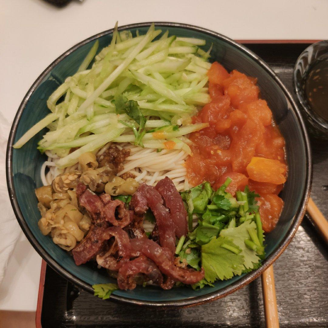 【番茄火腿凉面】