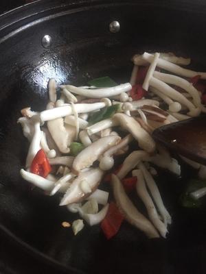 双菇烩豆腐的做法 步骤4