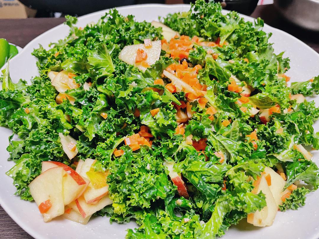 塔莎奶奶的羽衣甘蓝沙拉（Kale Salsd）的做法
