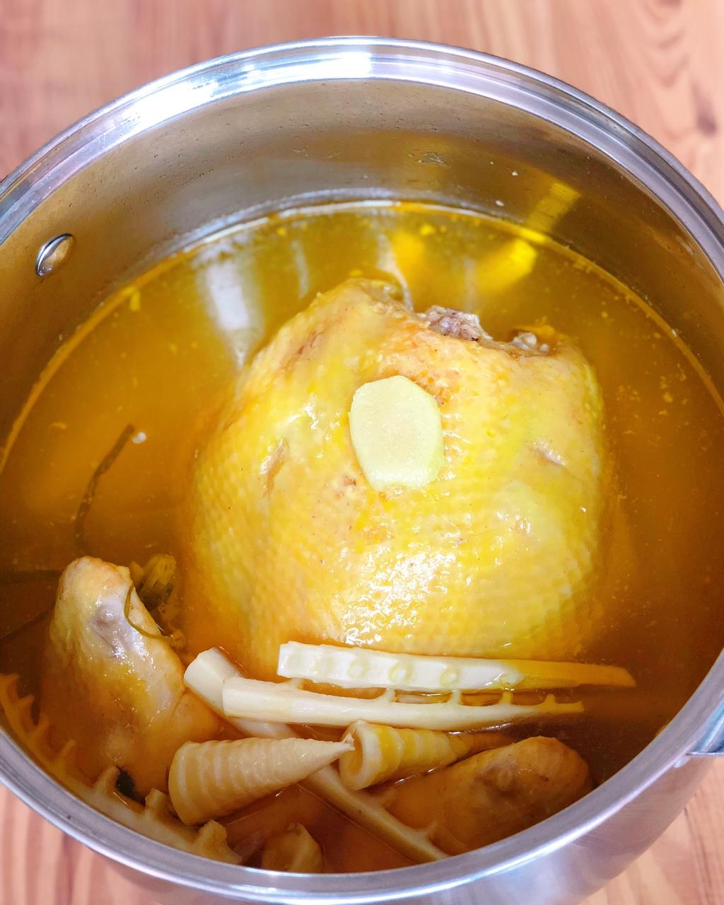 鹏妈在奔跑做的冬笋土鸡汤