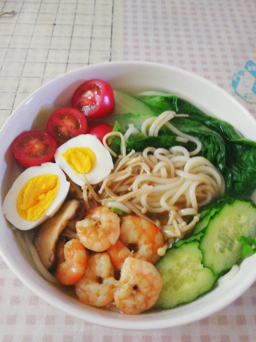 焖虾面