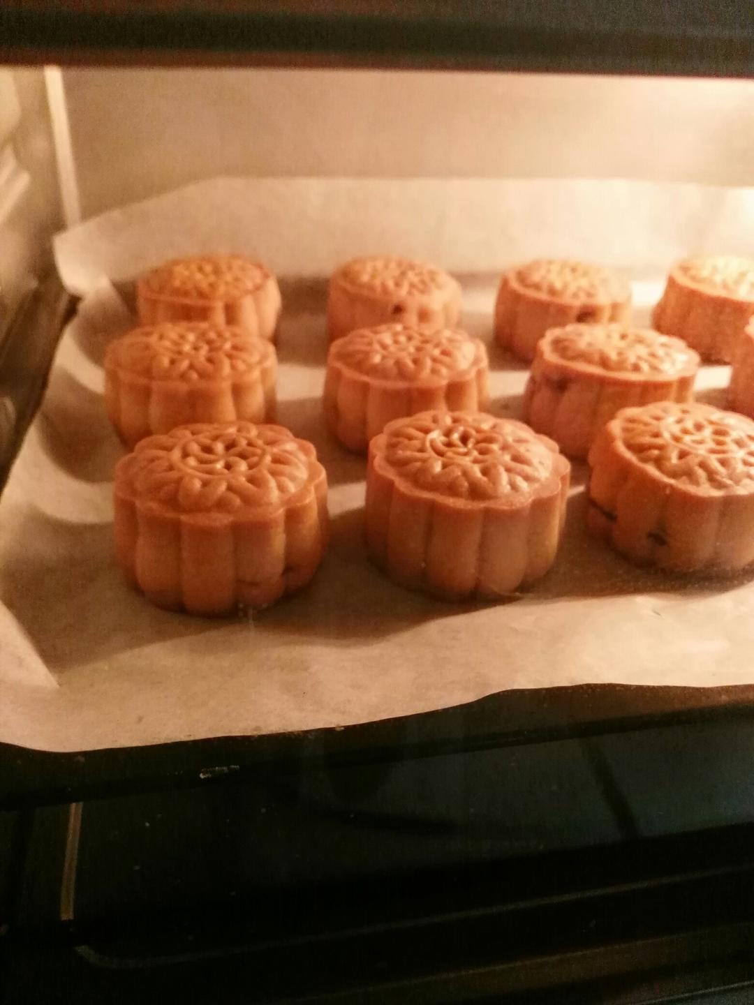 广式月饼—蛋黄莲蓉月饼