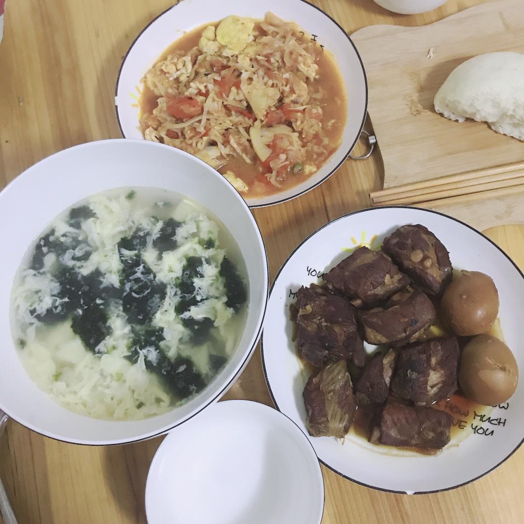 西红柿圆白菜炒蛋