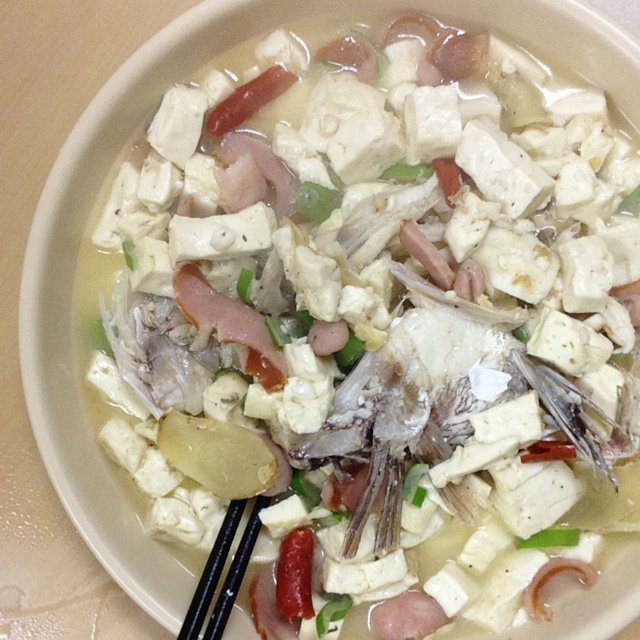 鱼头豆腐汤
