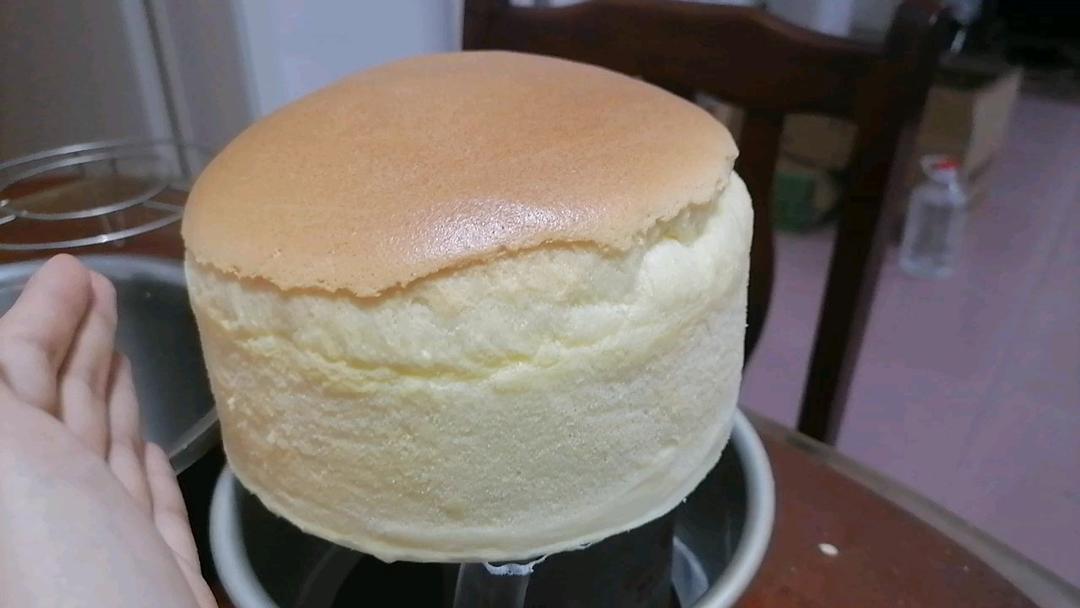 堪比柯基屁股
爆浆芝士🧀古早蛋糕