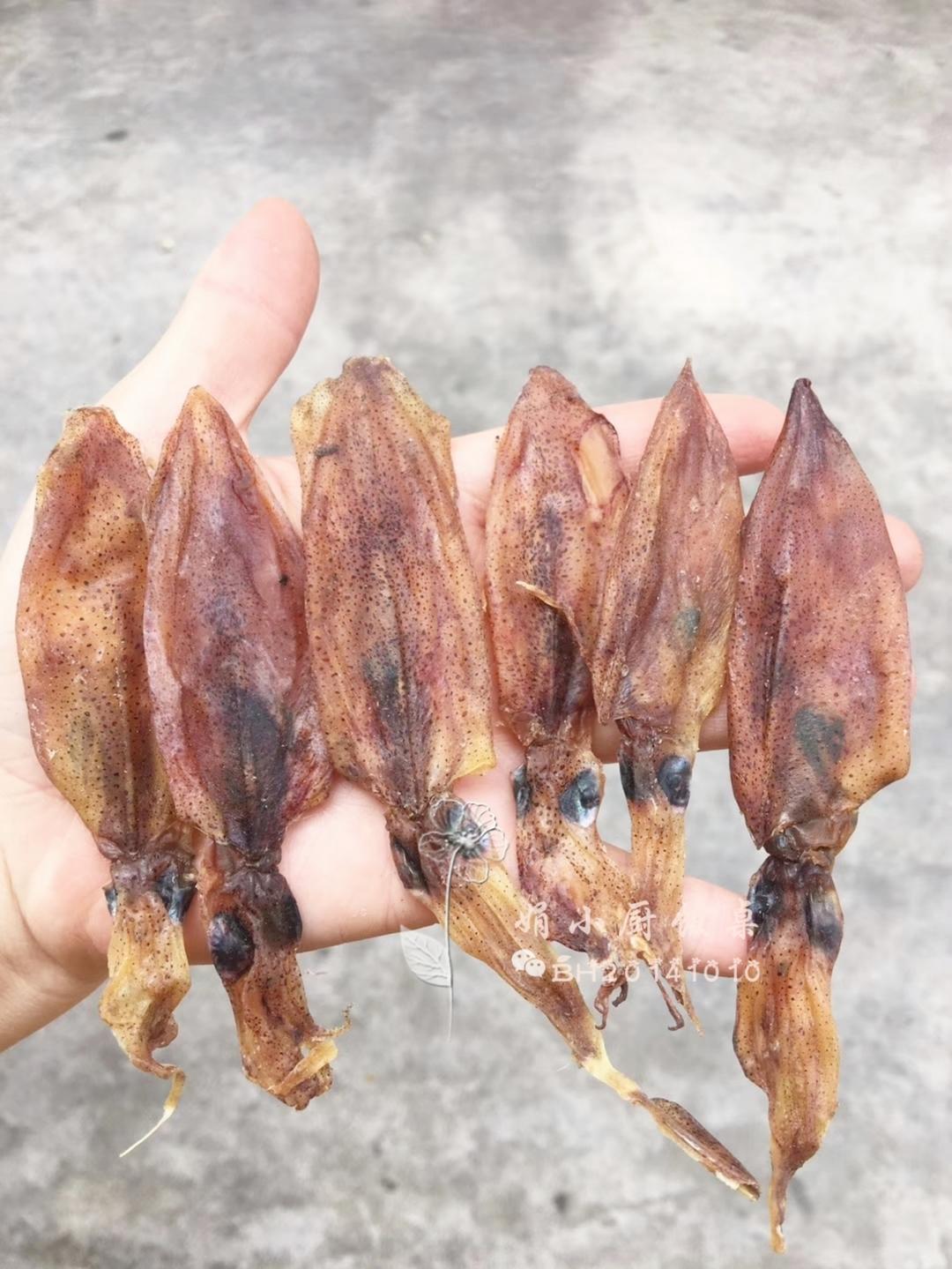 鱿鱼筒炒韭菜的做法