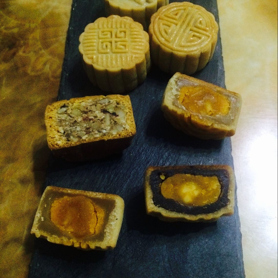 广式五仁月饼 Moon Cakes with Mixed Nuts